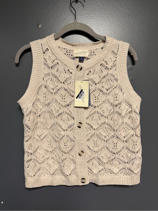 Universal Thread Sweaters - NWT Universal Thread Oatmeal Crochet Openwork Sweater Vest M